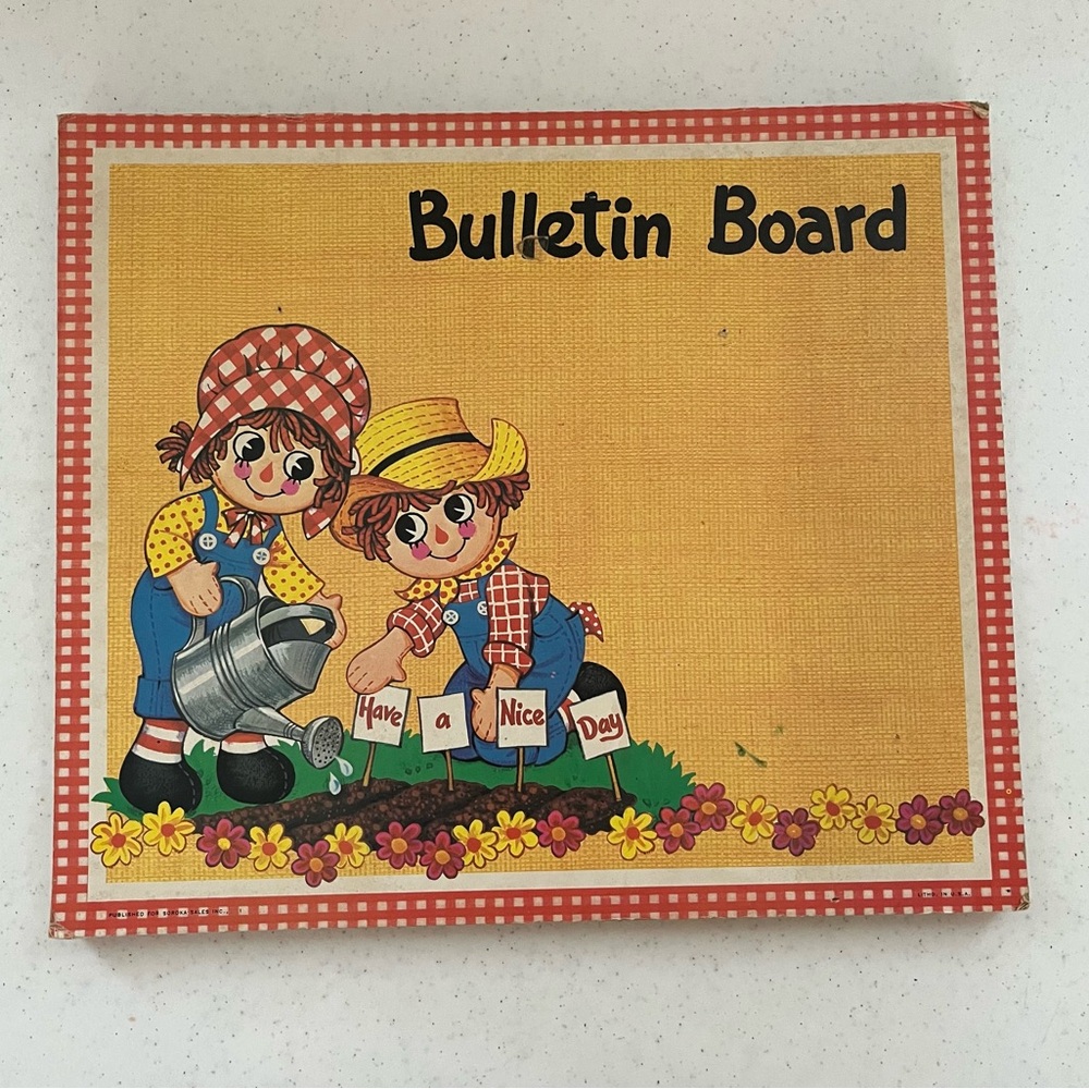 Vintage Raggedy Ann & Andy Bulletin Board